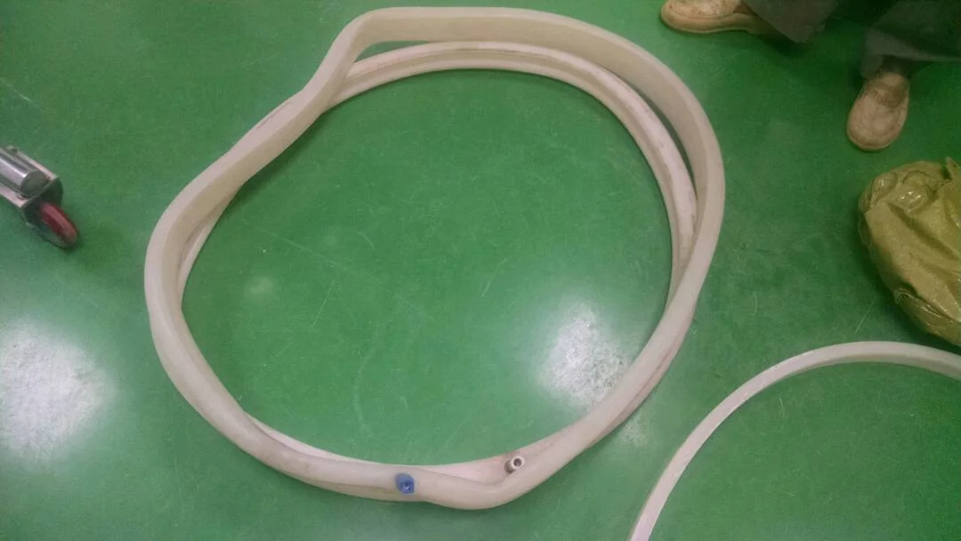 Inflatable seal prepared for an industrial equipment application - view 1 Inflatable seal prepared for an industrial equipment application, view 1