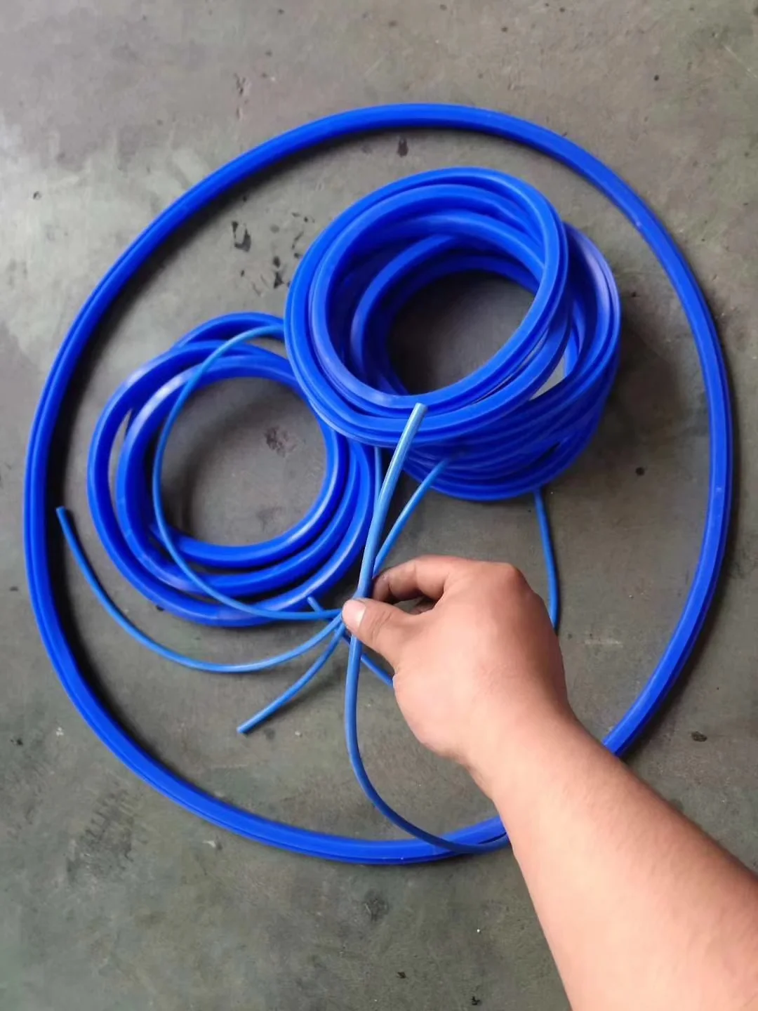 Inflatable seal prepared for an industrial equipment application, view 18