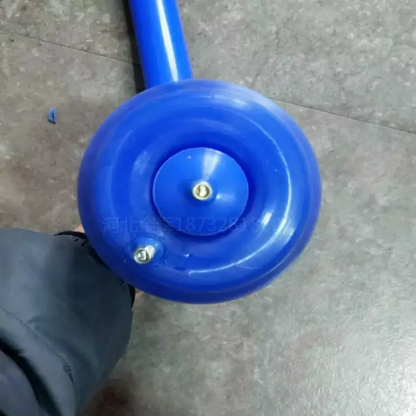 Custom inflatable seal profile and inflation valve detail - view 4 Custom inflatable seal profile and inflation valve detail, view 4