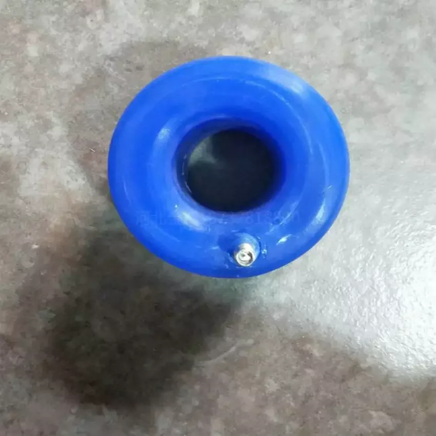 Custom inflatable seal profile and inflation valve detail - view 5 Custom inflatable seal profile and inflation valve detail, view 5